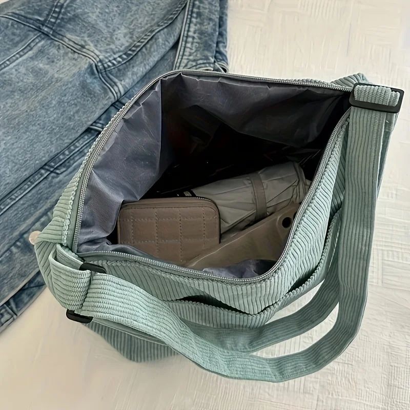 Women’s Corduroy Shoulder Bag, Casual Striped Large Capacity Tote with Zipper Closure, Cute Hat Patch, Perfect for Everyday Use